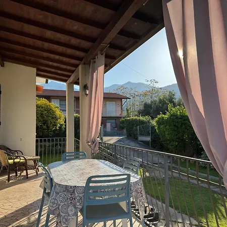 Versilia With Garden Apartmán